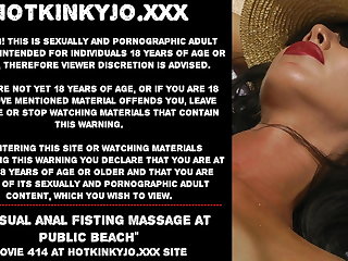 Γυμνισμός Hotkinkyjo sensual anal fisting massage at public beach