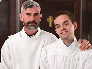 Старые+Молодые Twink Catholic Altar Boy Fucked By Priest During Training