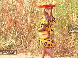Αφρικής Black banana seller girl seduced for a hot fuck